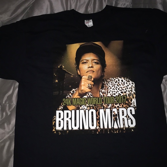 Bruno Mars 24k World tour 2017 - Picture 2 of 5